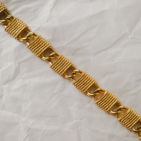 Anne Klein Lion Gold Tone Chunky Textured Rope Weave Square Link Chain Bracelet - Picture 5 of 12